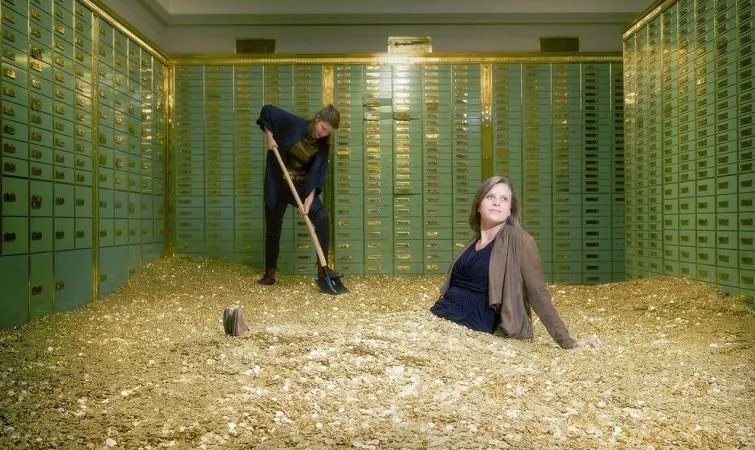 4 зодии през ноември ще печелят пари като за световно!