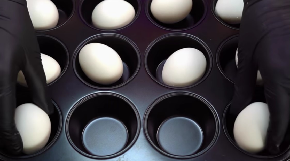 яйца във форма за мъфини