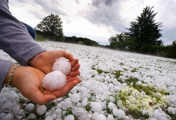 Градушки удариха голям район в България, идва към