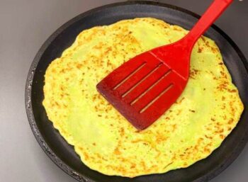 Уникално вкусни палачинки от тиквички с чеснов сос Уникално вкусни палачинки от тиквички с чеснов сос