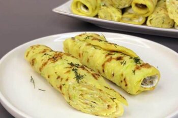 Уникално вкусни палачинки от тиквички с чеснов сос Уникално вкусни палачинки от тиквички с чеснов сос