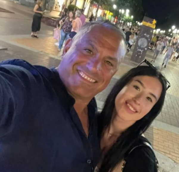 Вижте каква красавица е дъщерята на Юксел Кадриев (снимки)