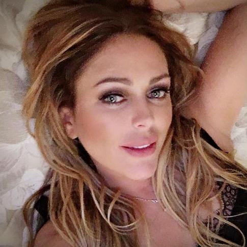 Почина красива водеща, която беше приета по спешност в болница след тв предаване