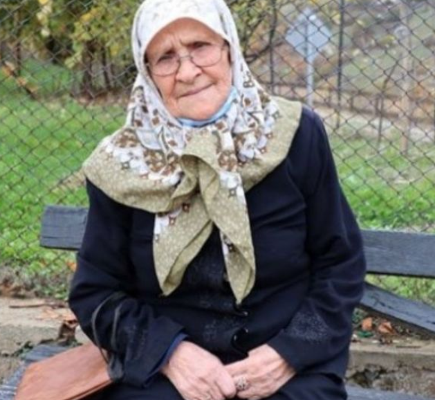 90-годишна изселничка със сълзи се върна в Родопите и каза нещо много трогателно