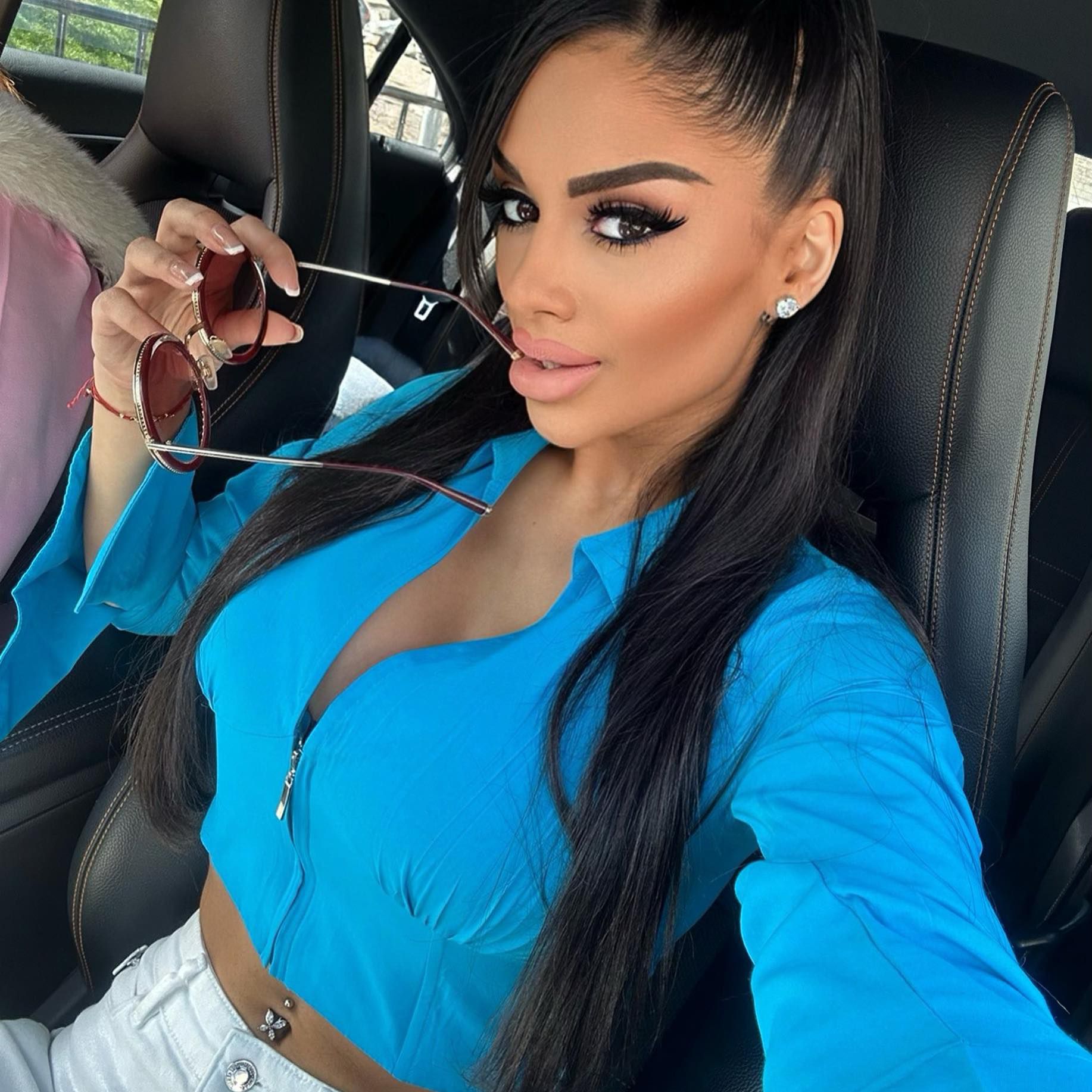 Е, това не сме го очаквали: Вижте с кого се гушка Беба Янева от Биг Брадър! (ШОК СНИМКИ)