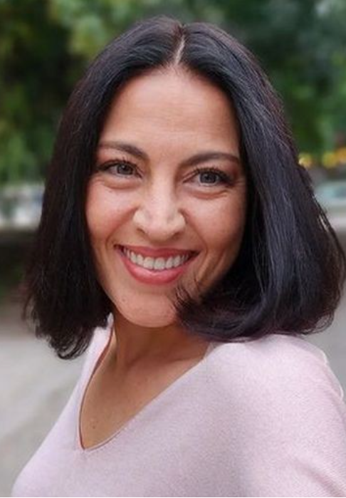 Нее! Деси Стоянова се оказа дъщеря на наш много голям големец