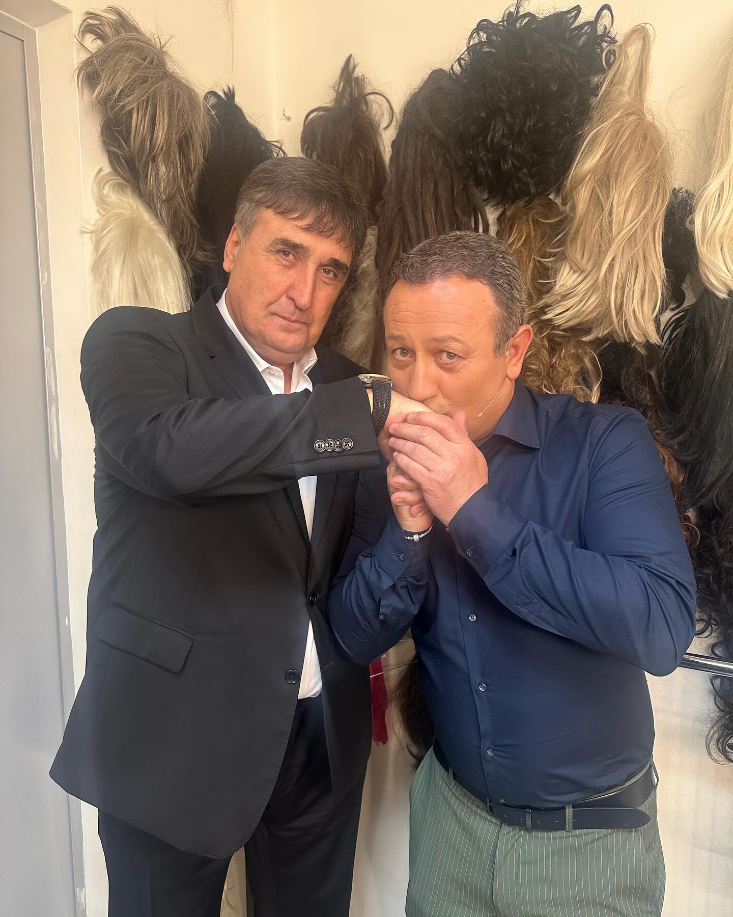 Ето я баровската къща на Рачков, за която пръсна колосална сума (Снимки):