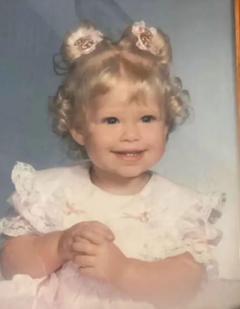 момиченце с плитки