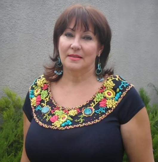 Ръцете ми леко затрепериха, когато извадих от плика малък лист хартия