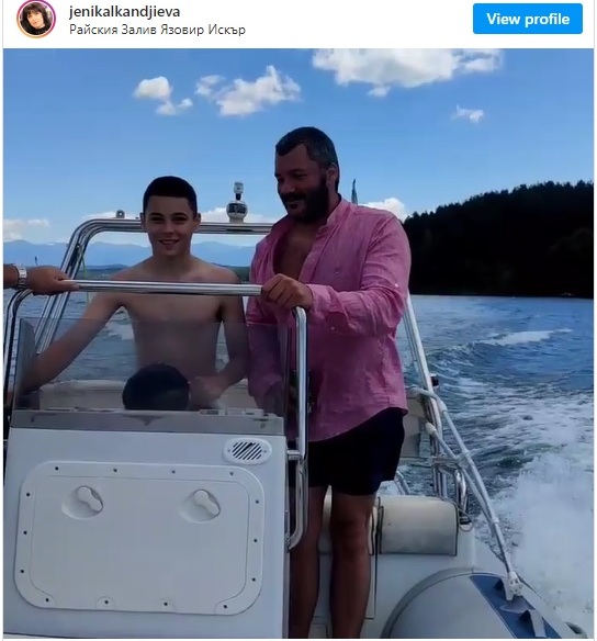 Порасналият син на Жени Калканджиева й доведе снаха - вижте каква красива двойка са 7 Тачо и Георги