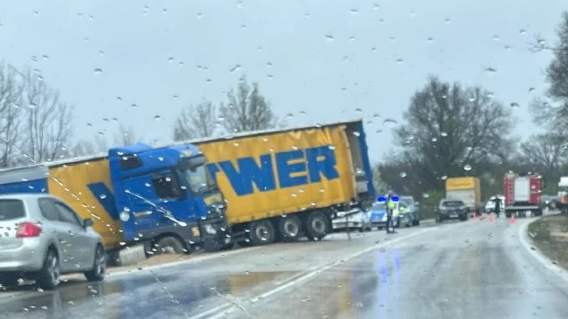 1743438937 sistemen bufer 12