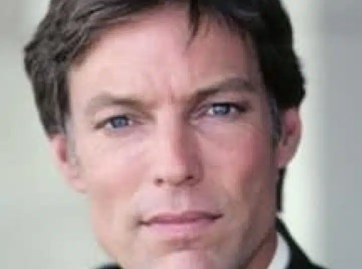 Тъжна вест: отиде си известният актьор Ричард Чембърлейн