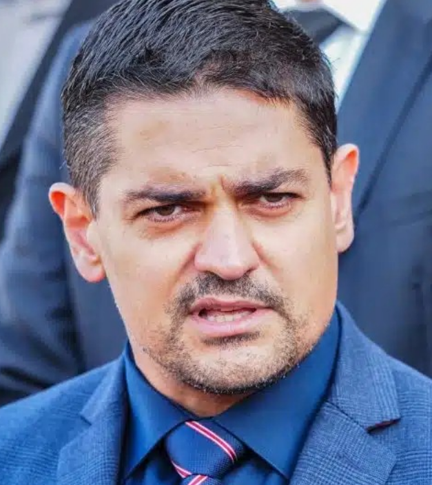 Радостин Василев заплаши Борисов: Къщата му ще...