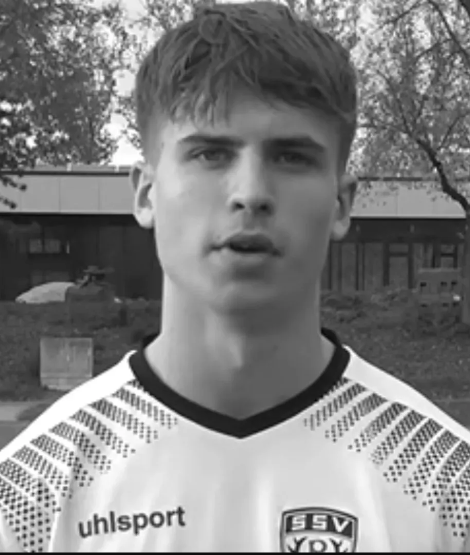 ПОКЛОН! ПОЧИНА ГОЛЯМ ФУТБОЛИСТ!