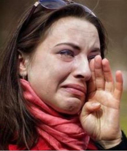 Жена проплака: Хванах мъжа си на калъп с мама и го напуснах, а после…