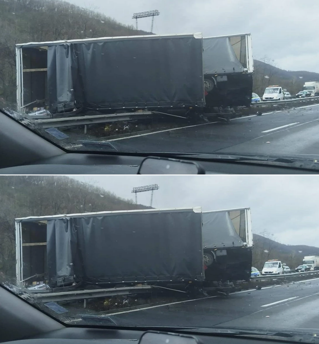 Кошмар на АМ „Тракия“: Камион се разцeпи, гледката е потресаваща СНИМКИ