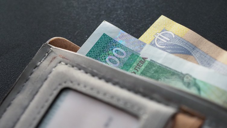 БНБ: Ето какво ще стане с левовете ви банката след преминаването в евро