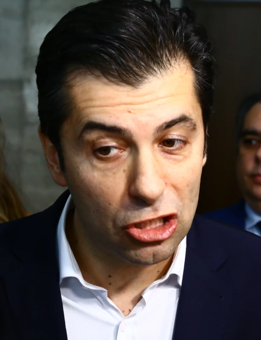 Тежък удар за Кирил Петков