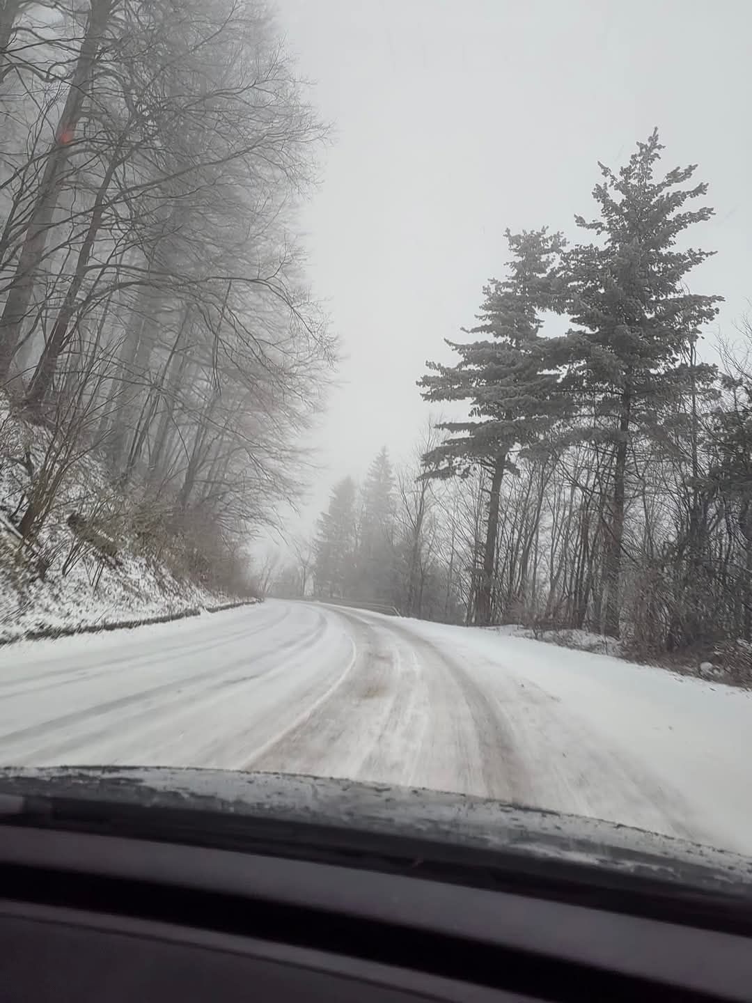 Извънредно: Връхлитат страшни бури и сняг, в тези градове