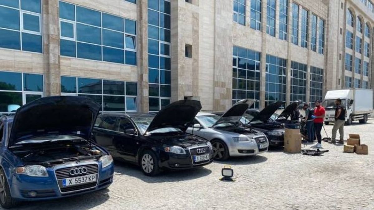 Кошмар за българи край Одрин, вижте какво откриха под капаците на колите им!