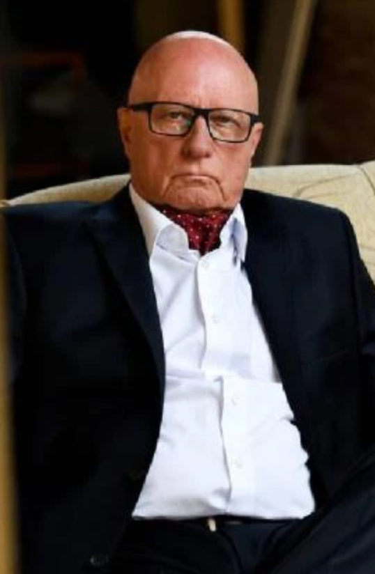 ПОКЛОН! ПОЧИНА ГОЛЯМ АКТЬОР!