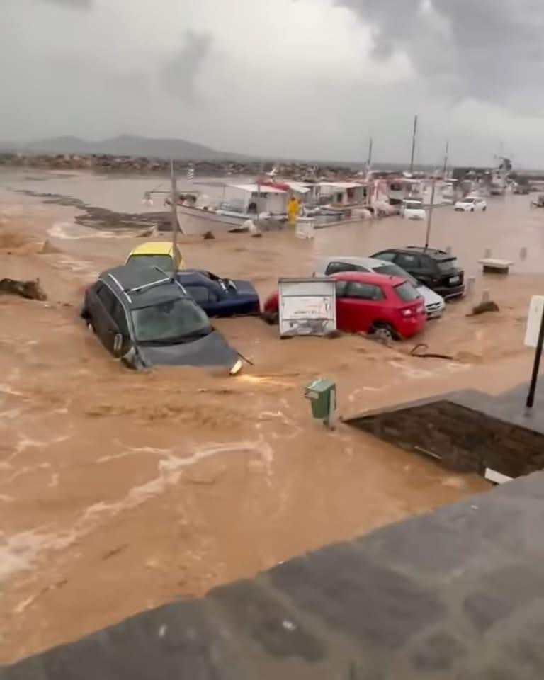 Апокалипсисът дойде и в Гърция, водата погълна цял голям град СНИМКИ
