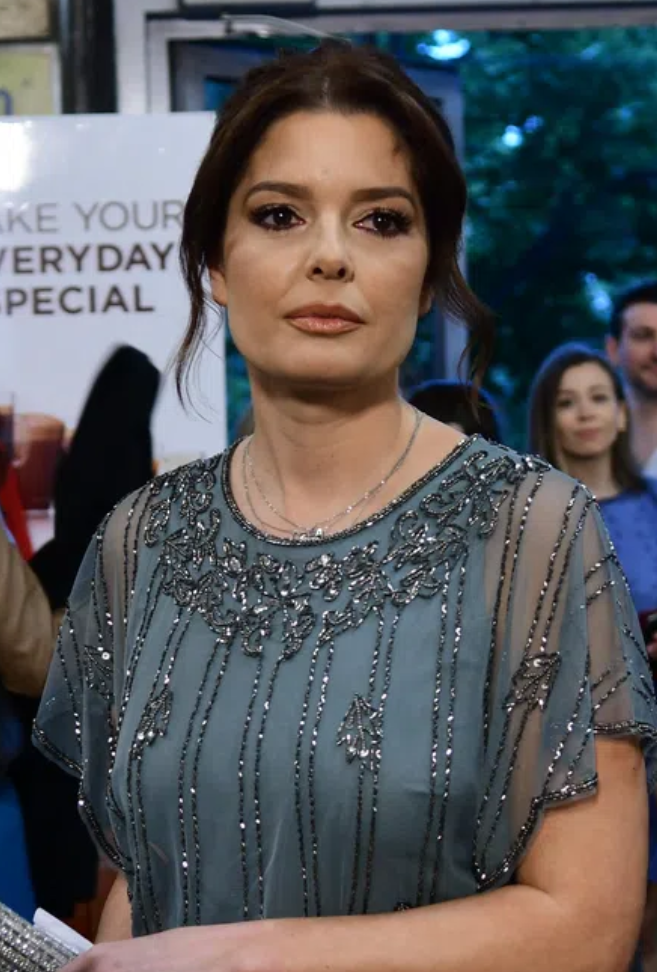 Алекс Сърчаджиева запали ефира: Бременна съм от...
