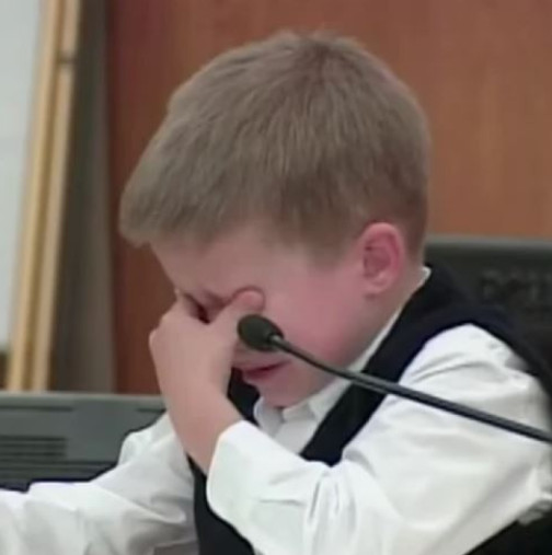 Малко момче плака пред съдията и след това изрече само едно ужасно изречение, което изпрати майка му в затвора