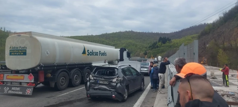 Извънредно: Жестоко меле на 'Хемус', затварят активната лента