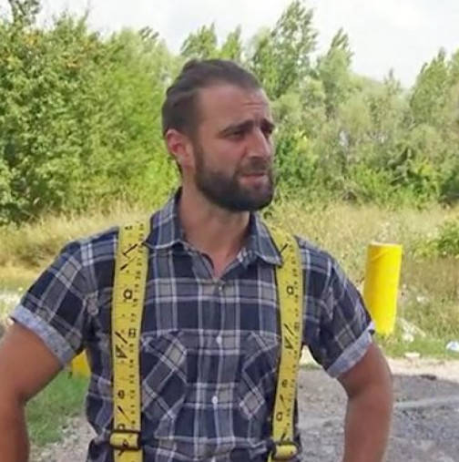 Ето и красивата половинка на Влади Караджов от Бригада Нов дом-Двамата на екзотично място-Снимки