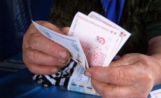 Пенсионираме се с натрупан стаж без години за пенсия: Има уловка