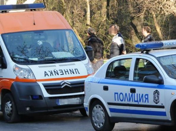 Мъж сложи край на живота си пред очите на комшии и минувачи