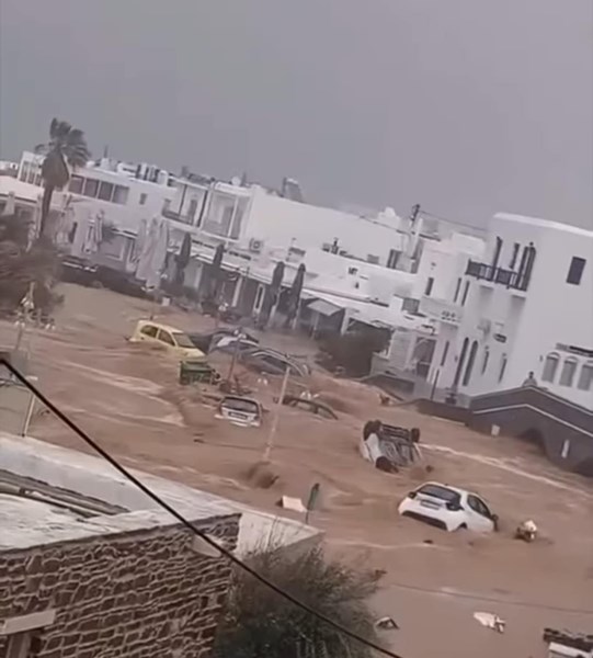 Апокалиптичен потоп в Гърция! Водата погълна цял остров – виж снимките