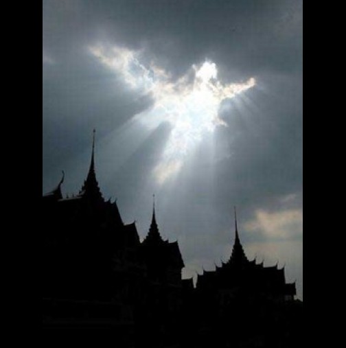 7 признака, че някой ви закриля отгоре, човек който много ви е обичал и си е отишъл от този свят