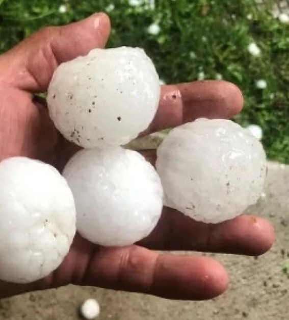 Мощна градушка удари България-Реколтата е съсипана