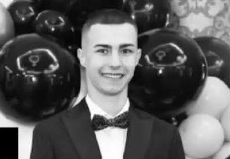 От заведението на Слънчев бряг: Нова версия за абитуриента Георги