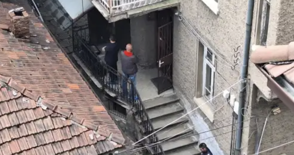 Извънредно! Труп в къща в София, целия район е под полицейска блокада