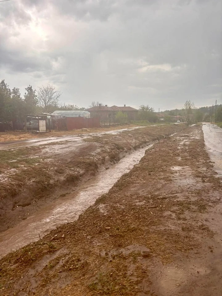 Извънредно! Много голяма буря помете този български регион! /СНИМКИ