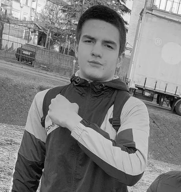 Извънредно: 16-годишният Виктор беше открит мъртъв