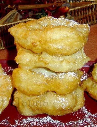 Меся от вечерта, оставям да втаса в хладилника и на сутринта пържа чудни мекици! ИЗПРОБВАНА РЕЦЕПТА