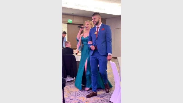 синът на Нелина бал