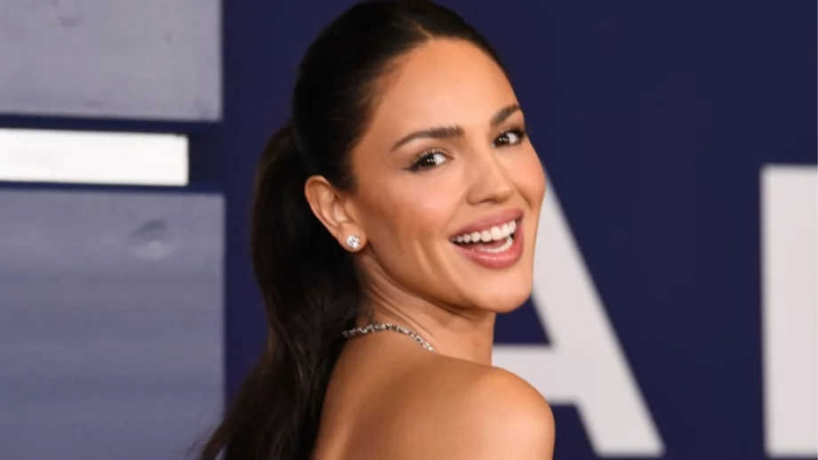 Скандално ВИДЕО: "Новата" на Григор Димитров се натиска безпардонно зад  волана с мултимилионер