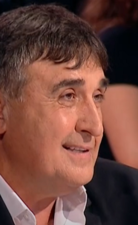 Ето тузарската къща на Веско Маринов, където се усамотява с новата си половинка (Снимки)