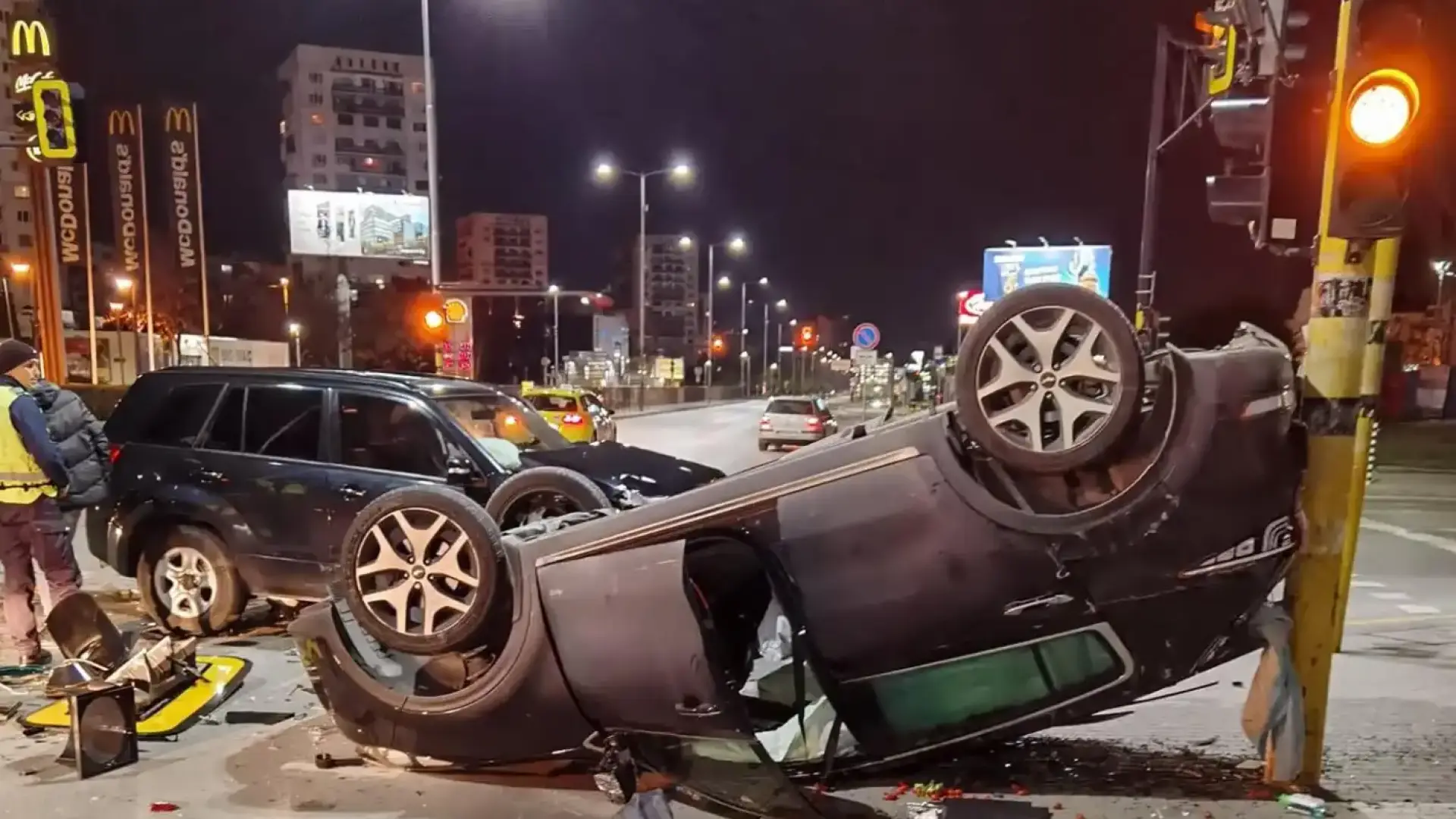 Извънредно в БЛИЦ! Зверско меле с джипове в София, всичко е блокирано!