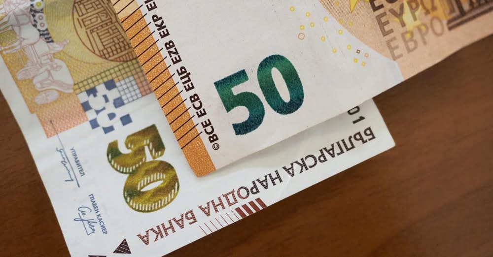 НС прие закон за плащанията в евро, вижте какви промени настъпват