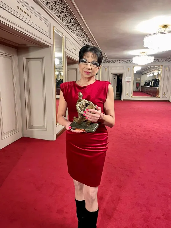 Поредно признание за bTV: Цветанка Ризова е удостоена с почетен знак  „България си ти“ - bTV Media Group - bTV