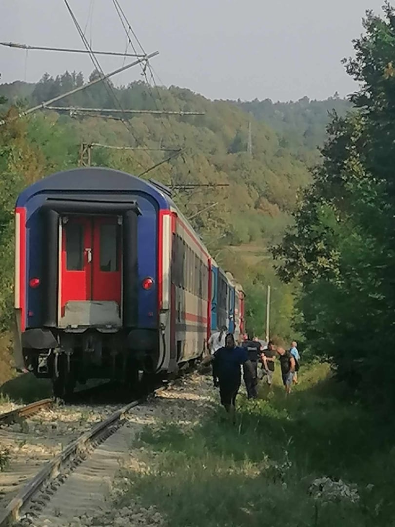Жестока трагедия край гара Искър, летят пожарни и линейки