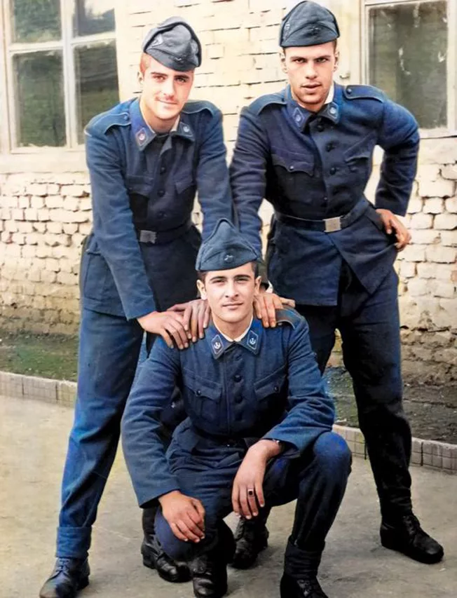 Познахте ли ги? Днес те са едни от най – известните лица в България