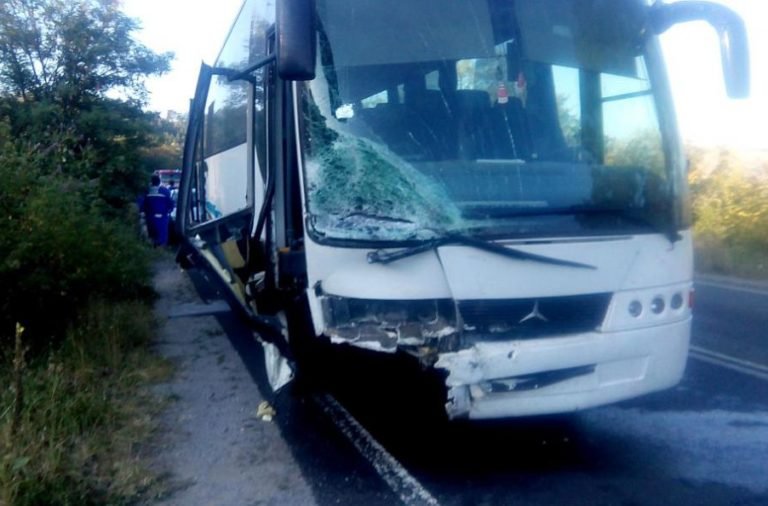 Извънредно: Автобусна катастрофа, хвърчат линейки и полиция