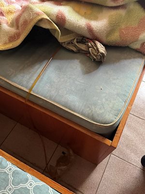 Домът за възрастни хора в село Ягода - по леглата няма чаршафи Снимка; Министерство на правосъдието